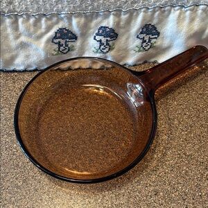 Corningware vintage amber pan